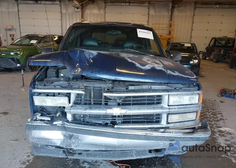 1999 Chevrolet Suburban 1500 Lt z USA, uszkodzony, nr VIN 1GNFK16R3XJ434456